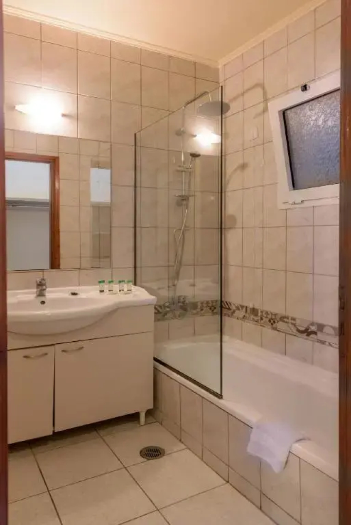 Отель Eri Beach