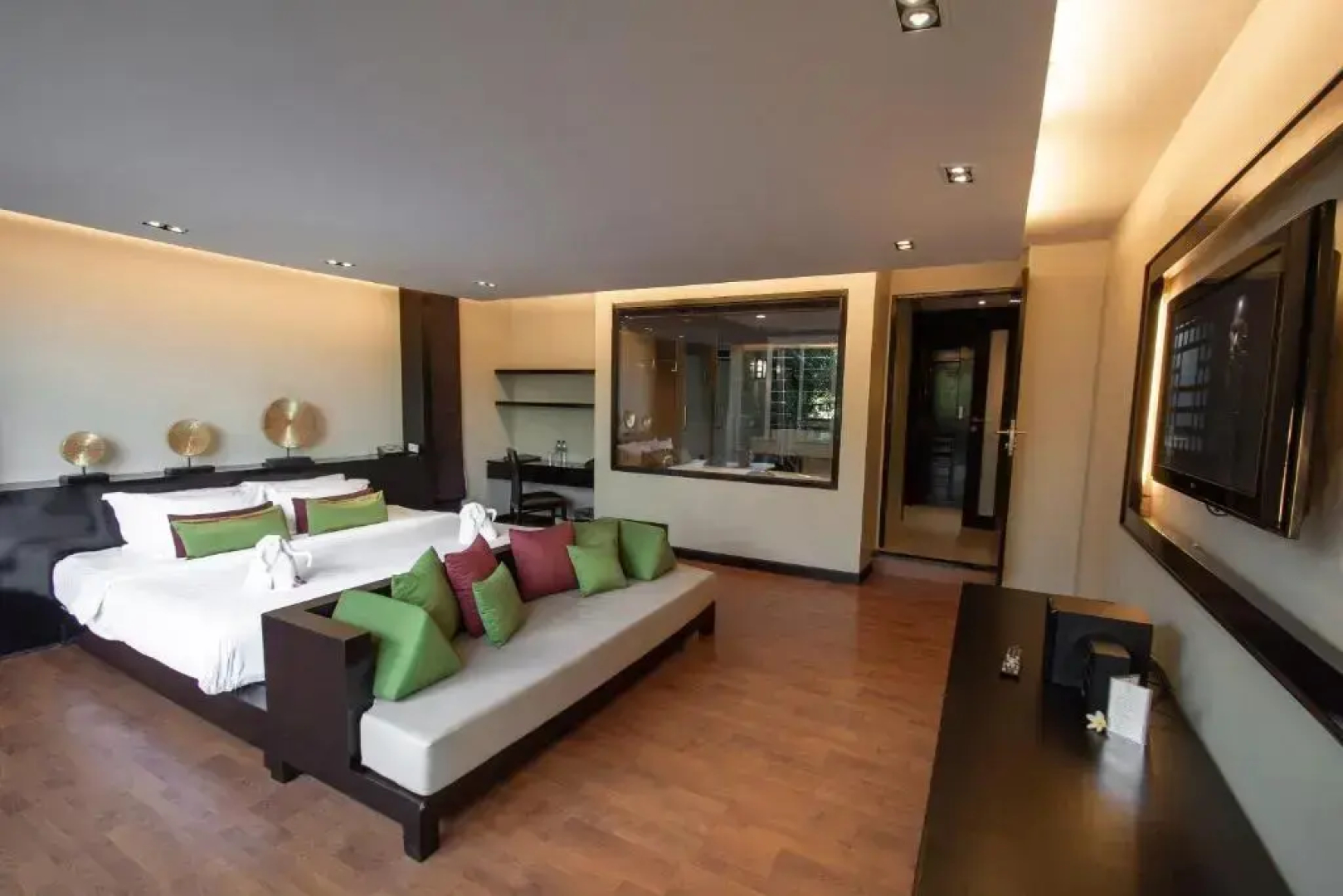 Peach Blossom Resort & Pool Villa