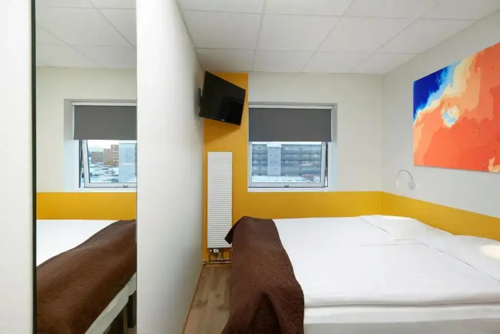 Hotel Cabin
