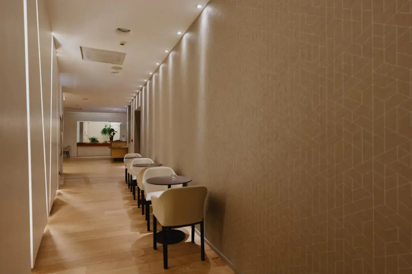 New Ipoint Hotel
