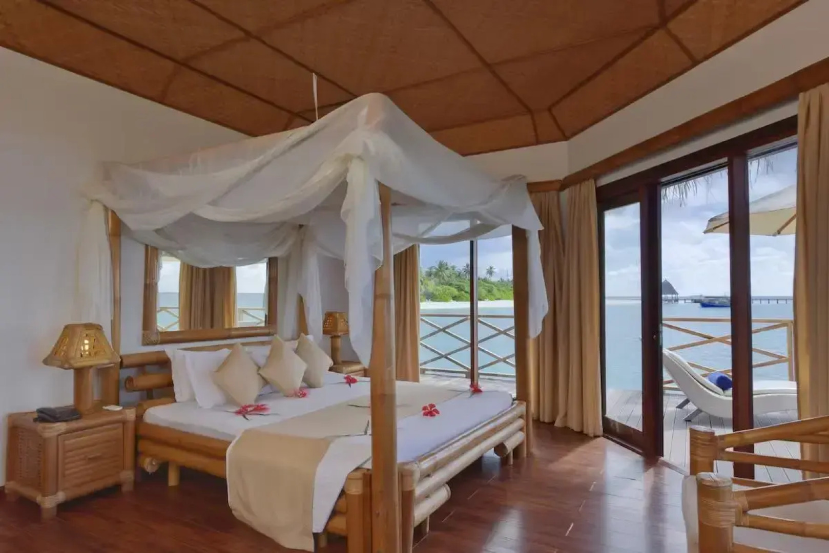 Angaga Island Resort & Spa