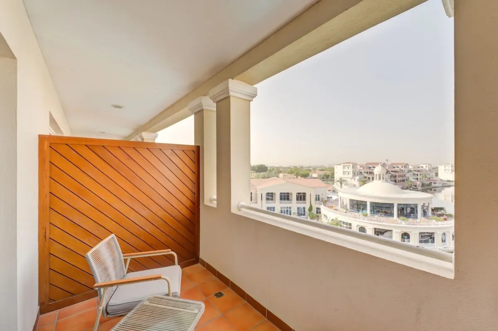 Отель Millennium Lakeview