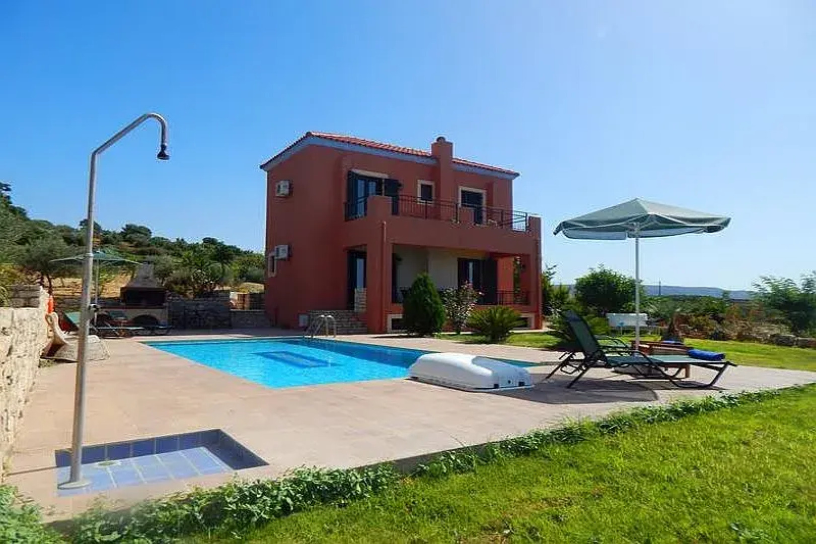Anatoli Villa
