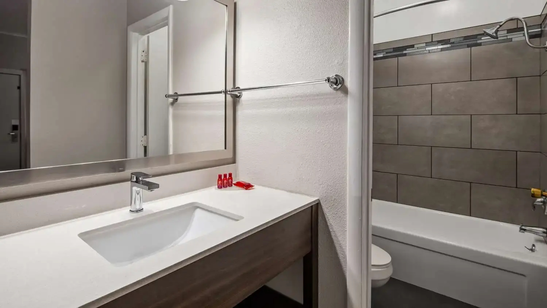 SureStay Hotel by Best Western Findlay