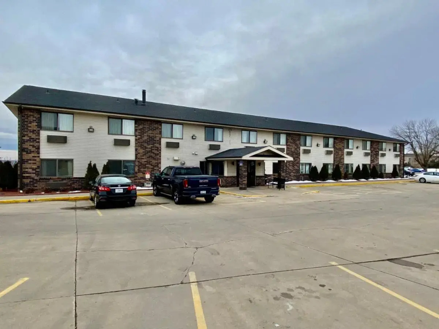 American Inn Cedar Rapids South