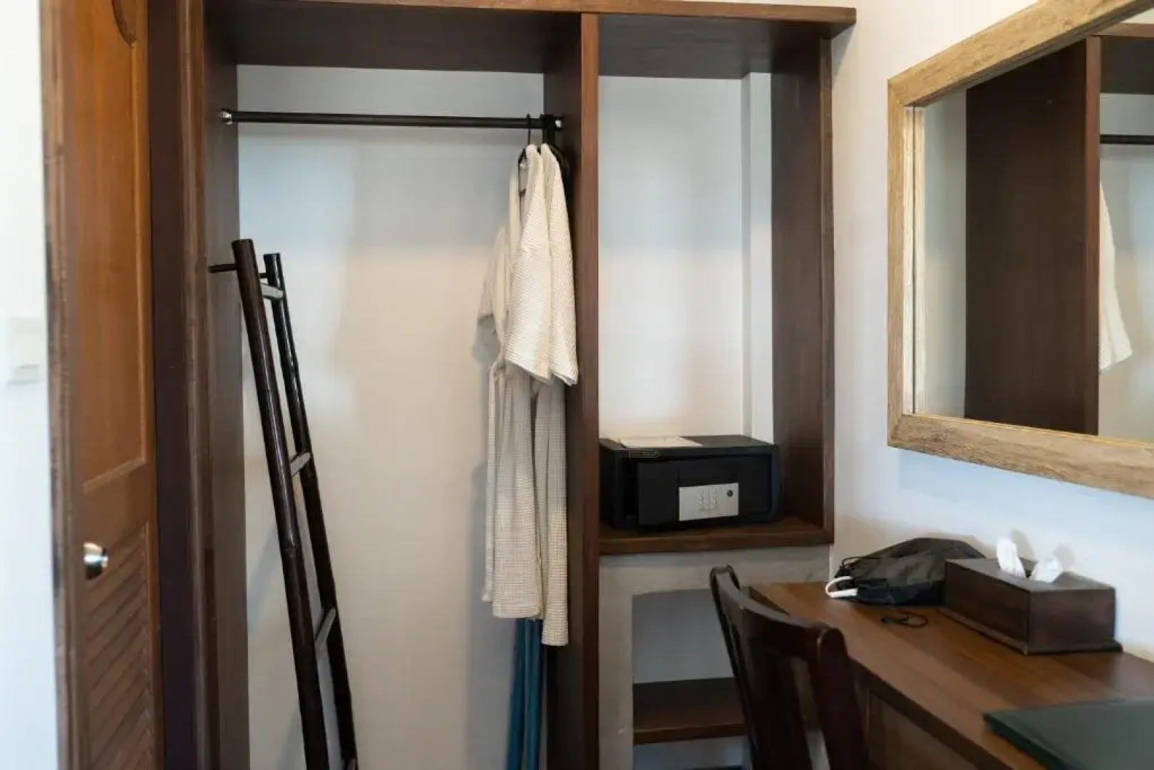 Отель Southern Lanta Resort