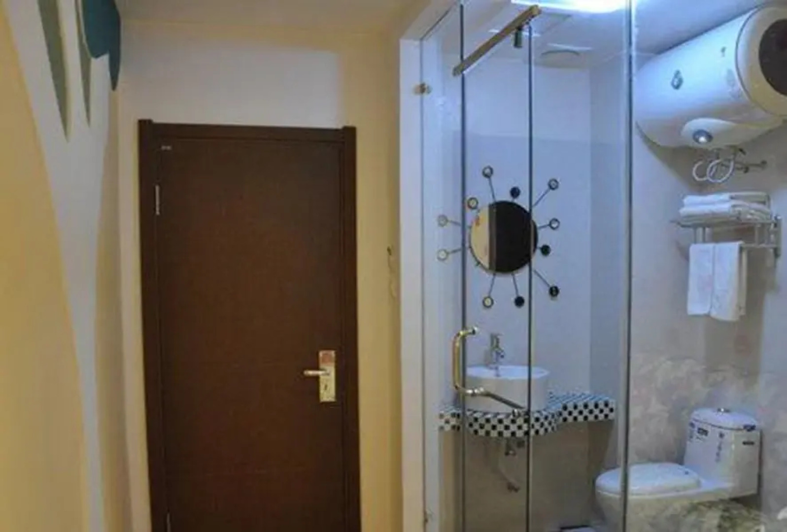 Dalian Seasons Urban Theme Hotel