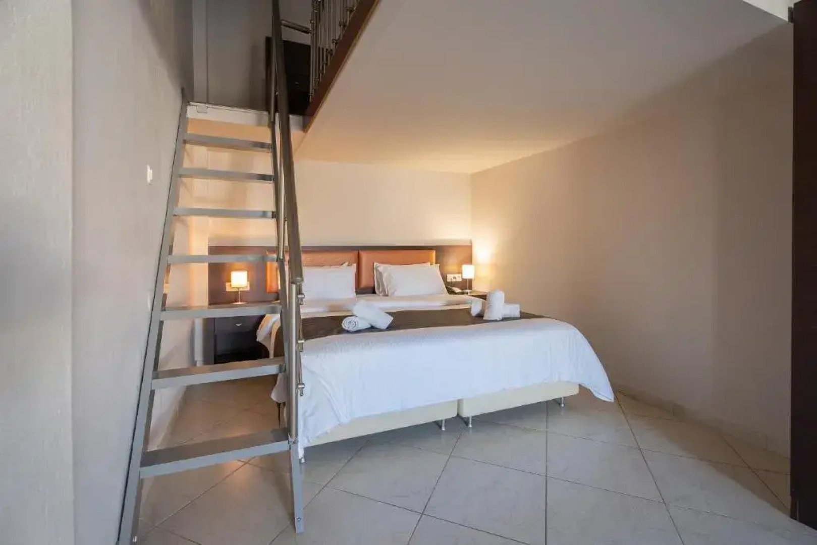 Meliton Inn Hotel & Suites