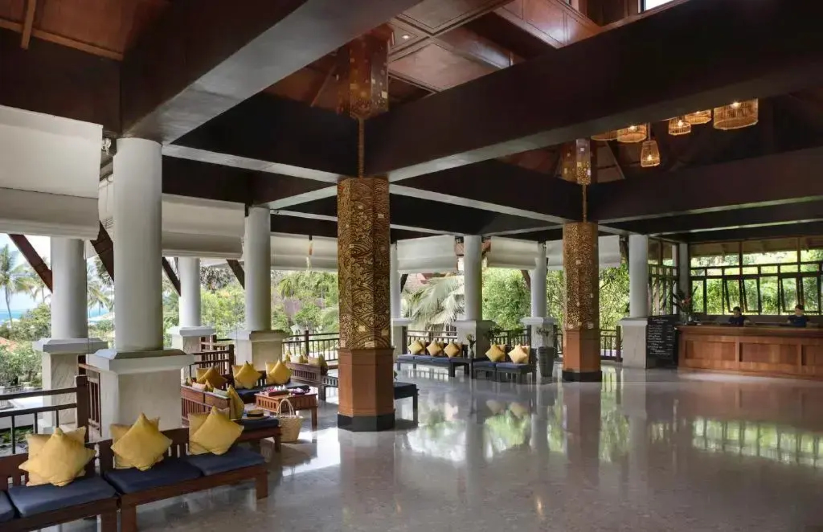Rawi Warin Resort and Spa