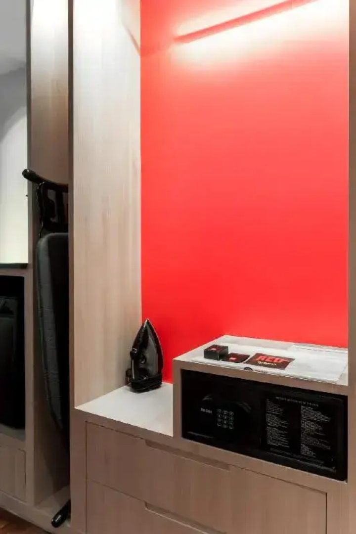 Отель Radisson RED Phuket Patong Beach