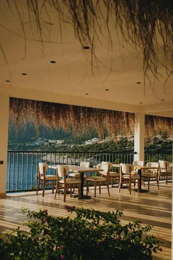 Lures Hotel