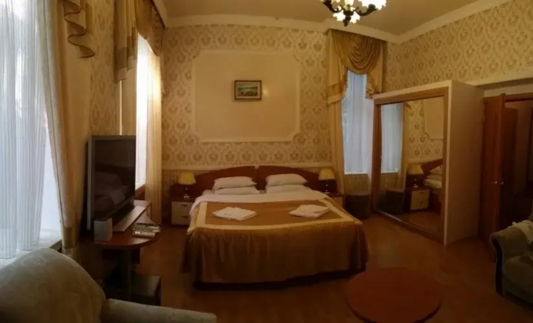 Park Royal Bely Lebed Mini-Hotel