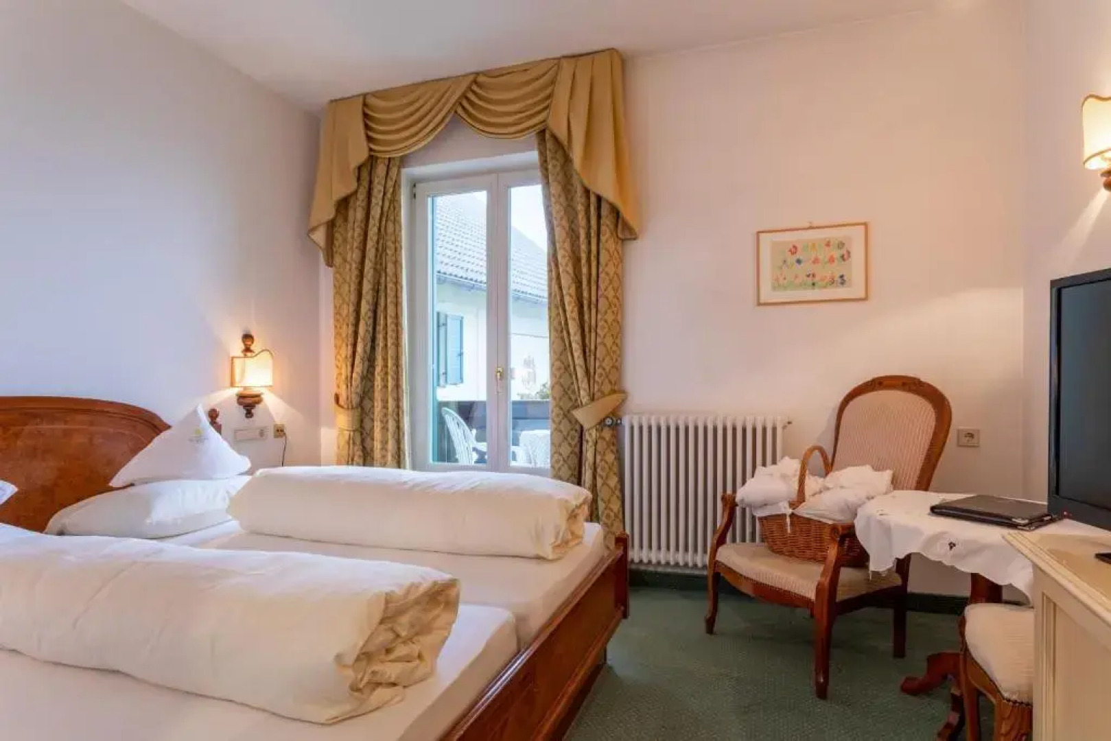 Bemelmans Post Hotel