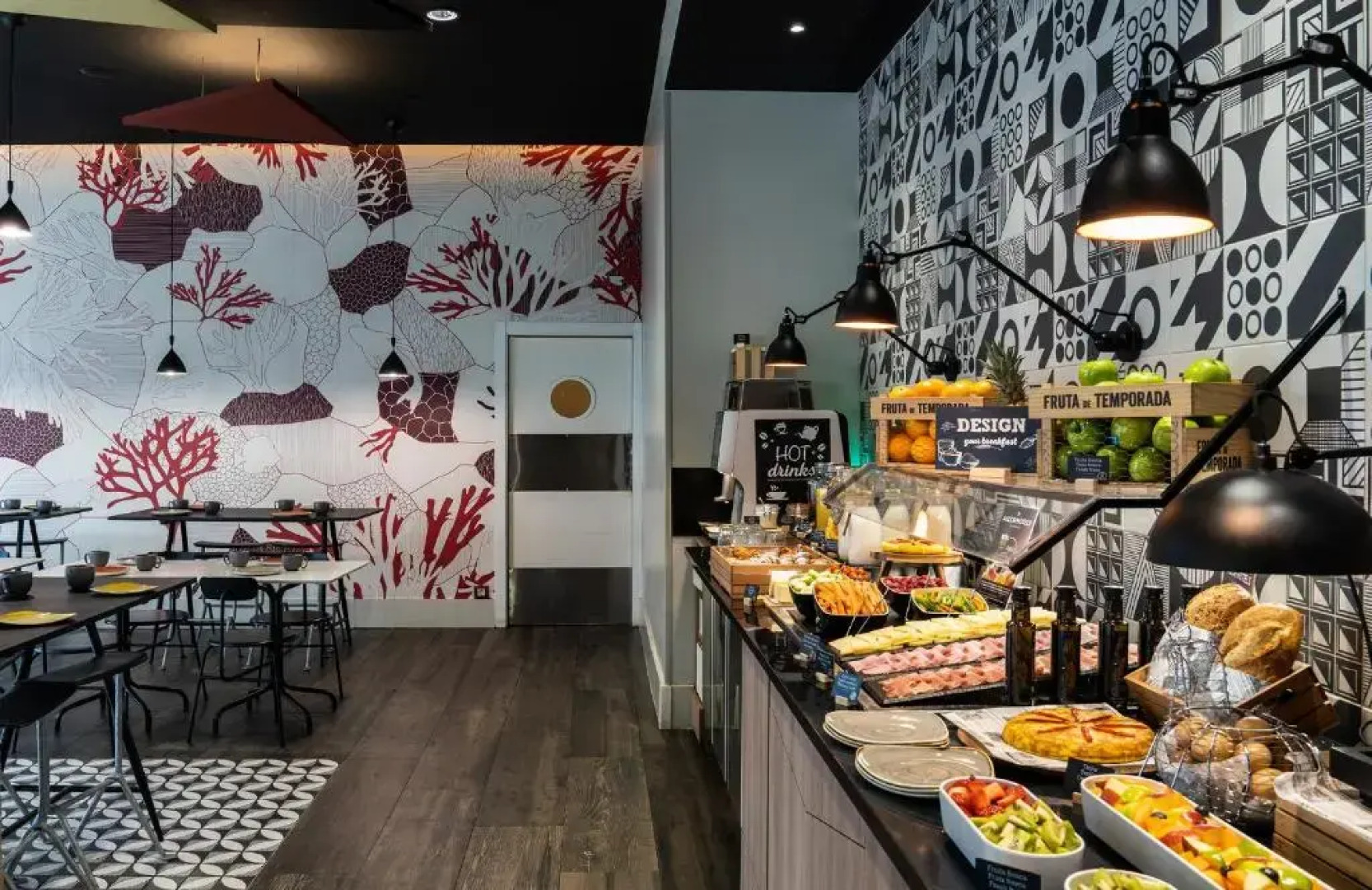 Отель ibis Styles Barcelona City Bogatell