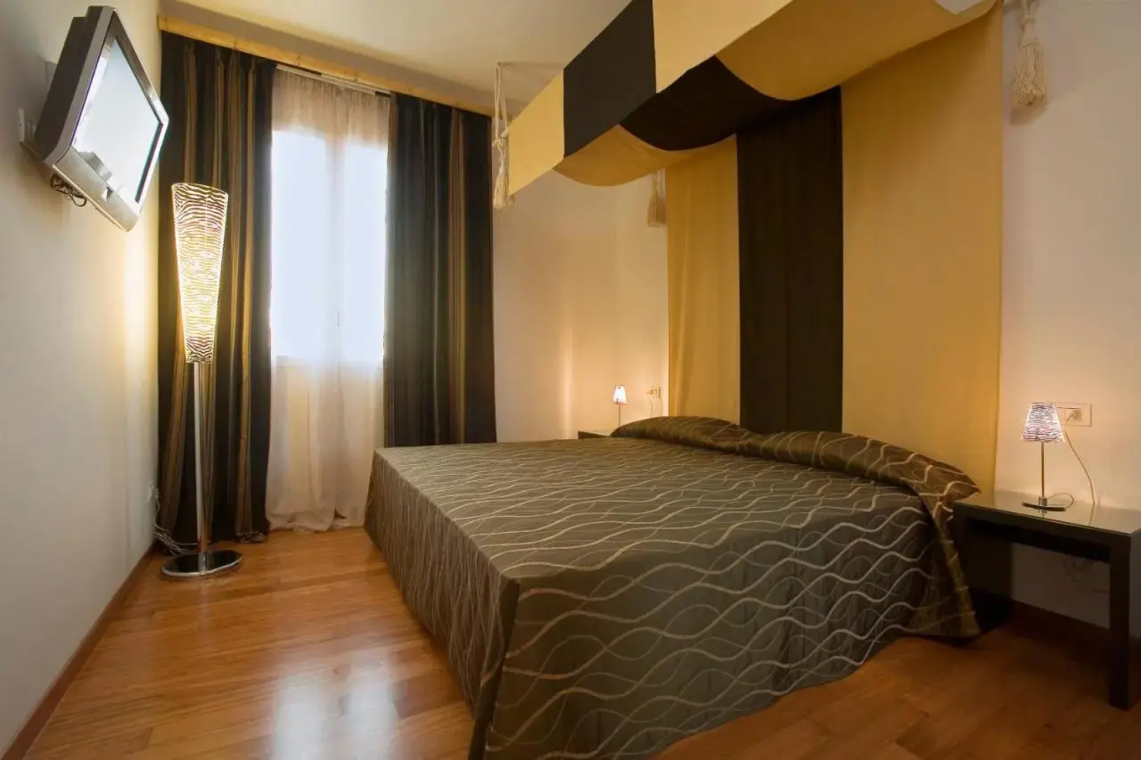 Отель Card International