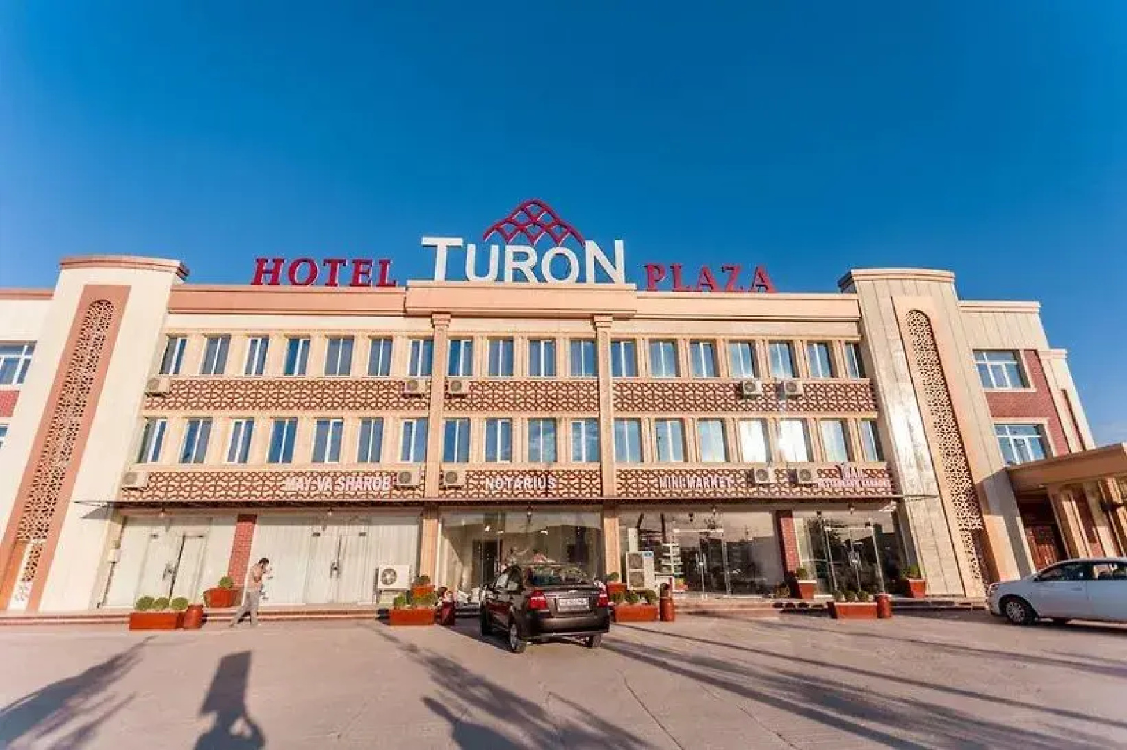 Turon Plaza