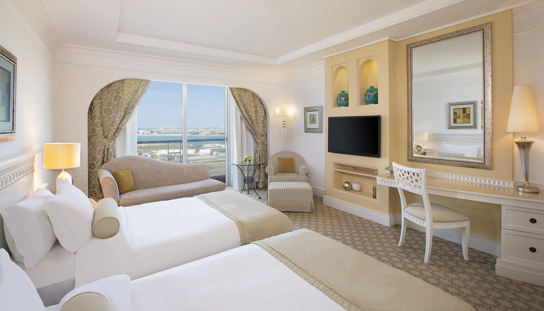 Отель Al Habtoor Grand Resort Autograph Collection