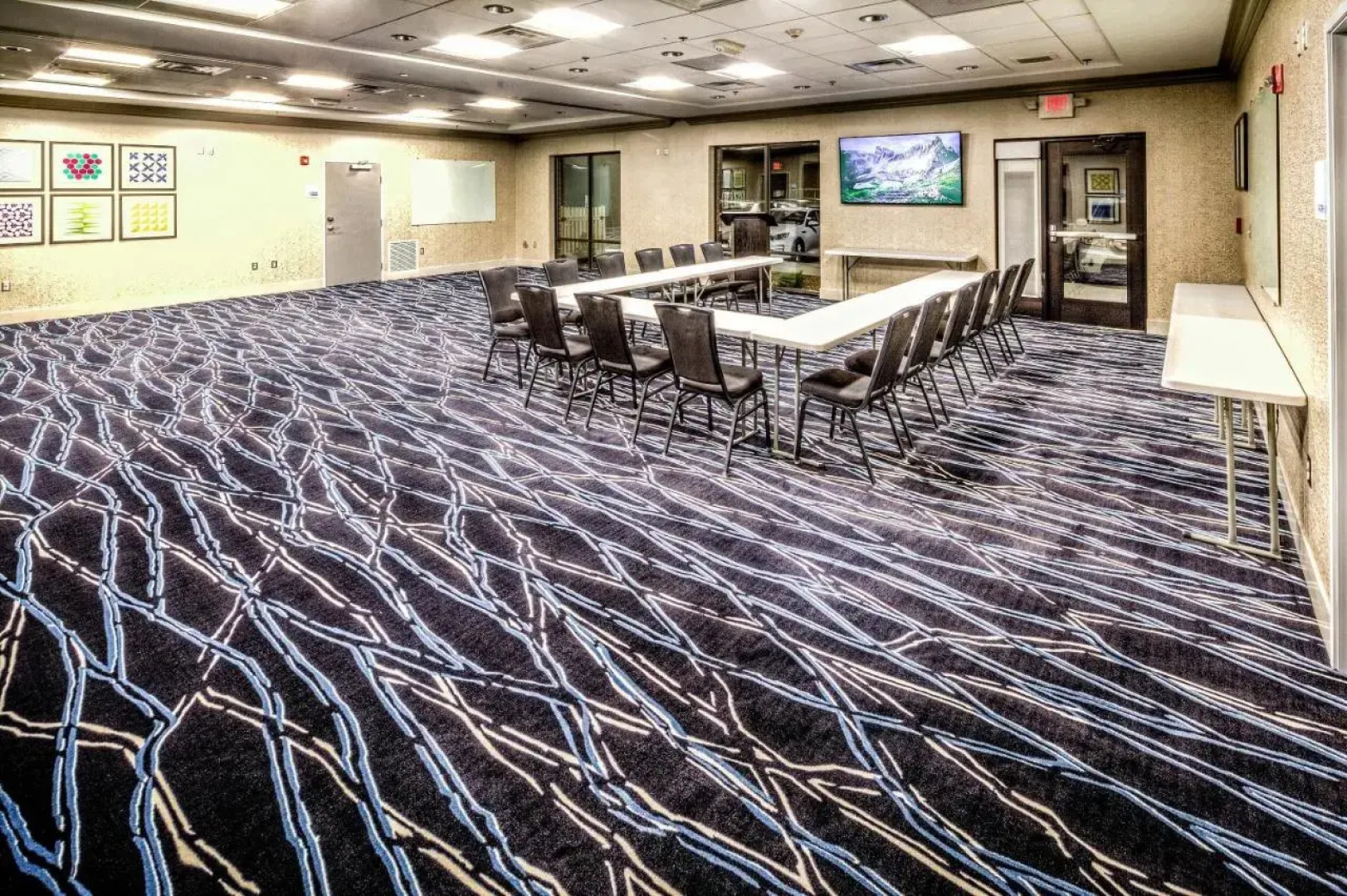Holiday Inn Express & Suites Cleveland West - Westlake by IHG