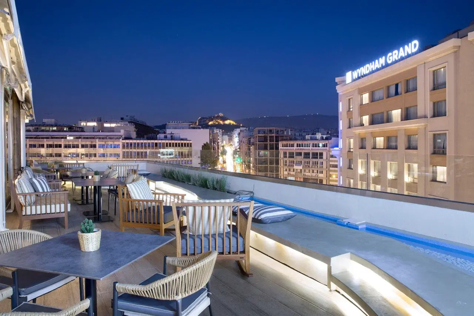 Zeus Essence Wyndham Athens Residence