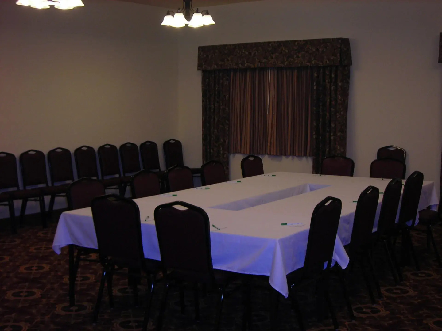 Settle Inn & Suites Linn