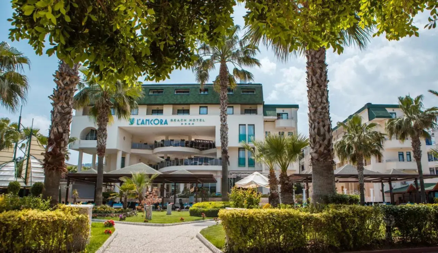 Отель L'ancora Beach