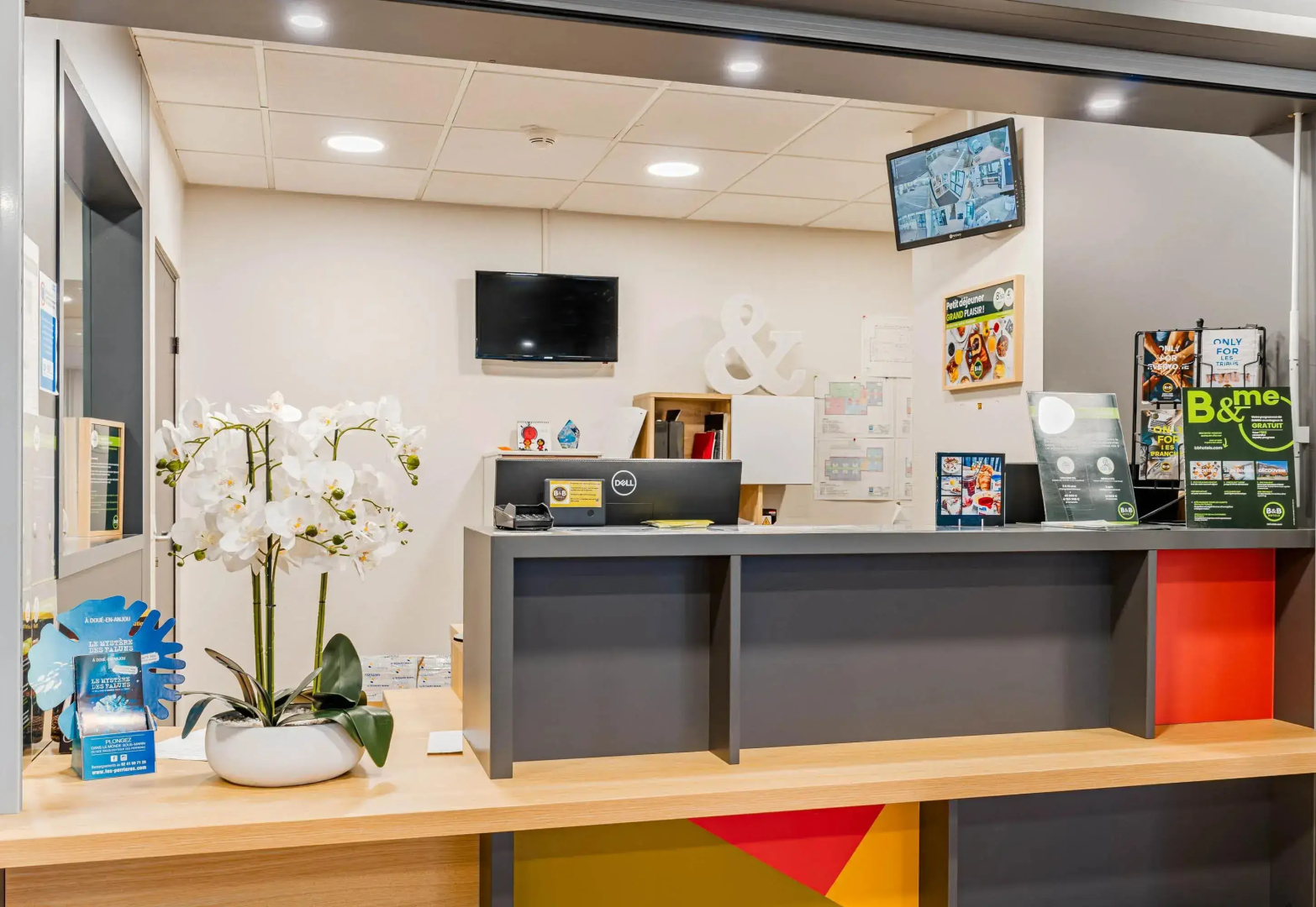 Отель B&B Poitiers 3 Futuroscope