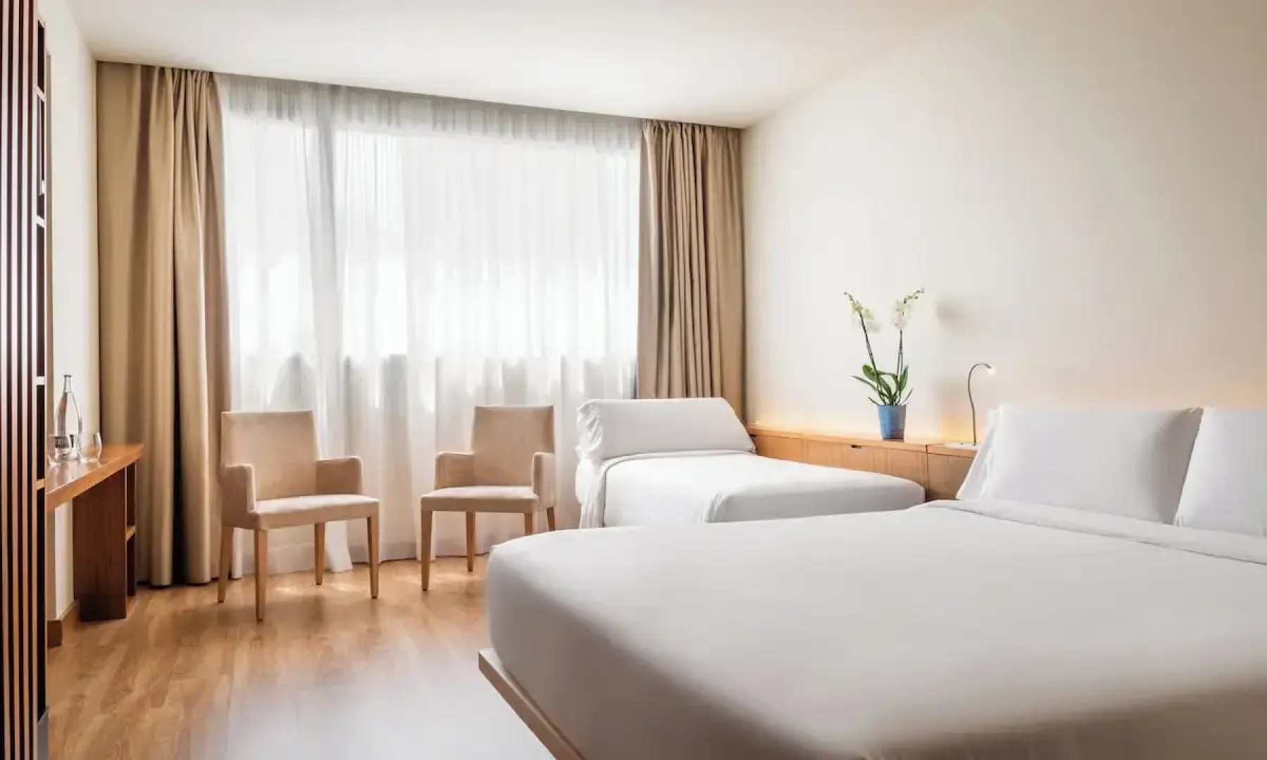 Отель SB Diagonal Zero