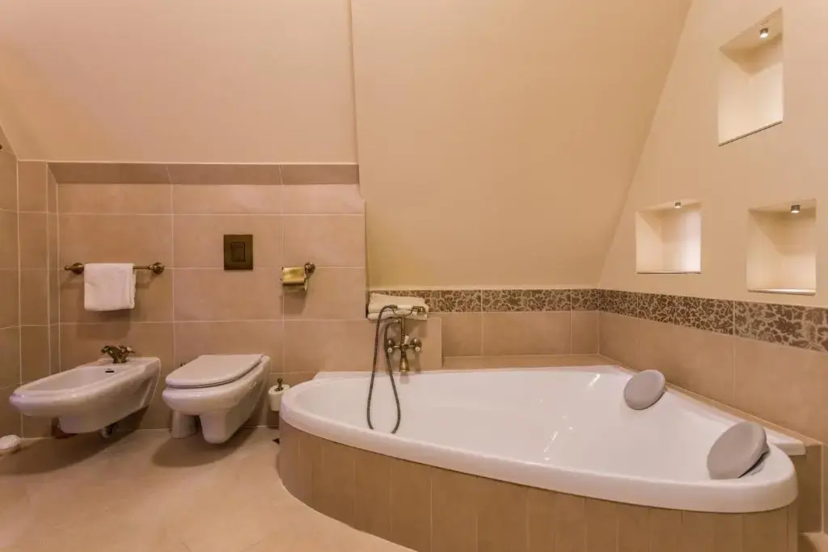 Dwór Kombornia Hotel & SPA