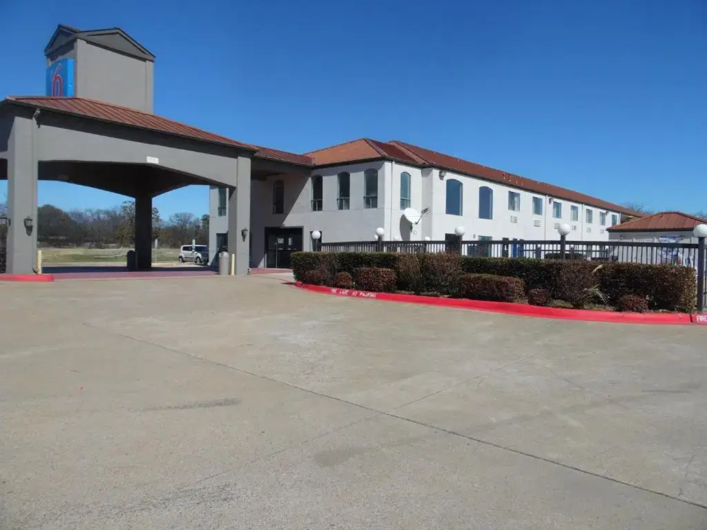 Motel 6 Ennis, TX