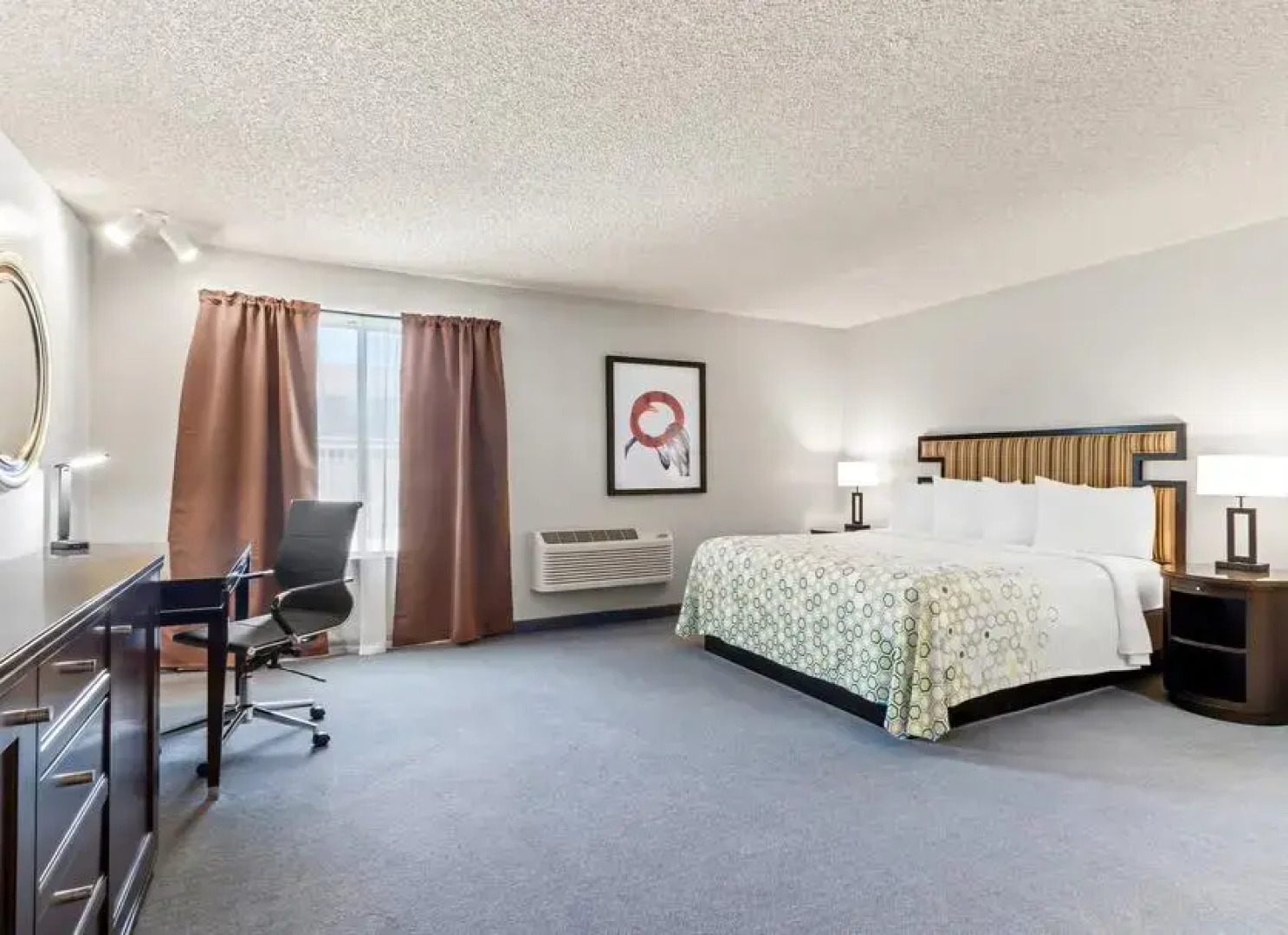 HomeTowne Studios by Red Roof Ridgecrest