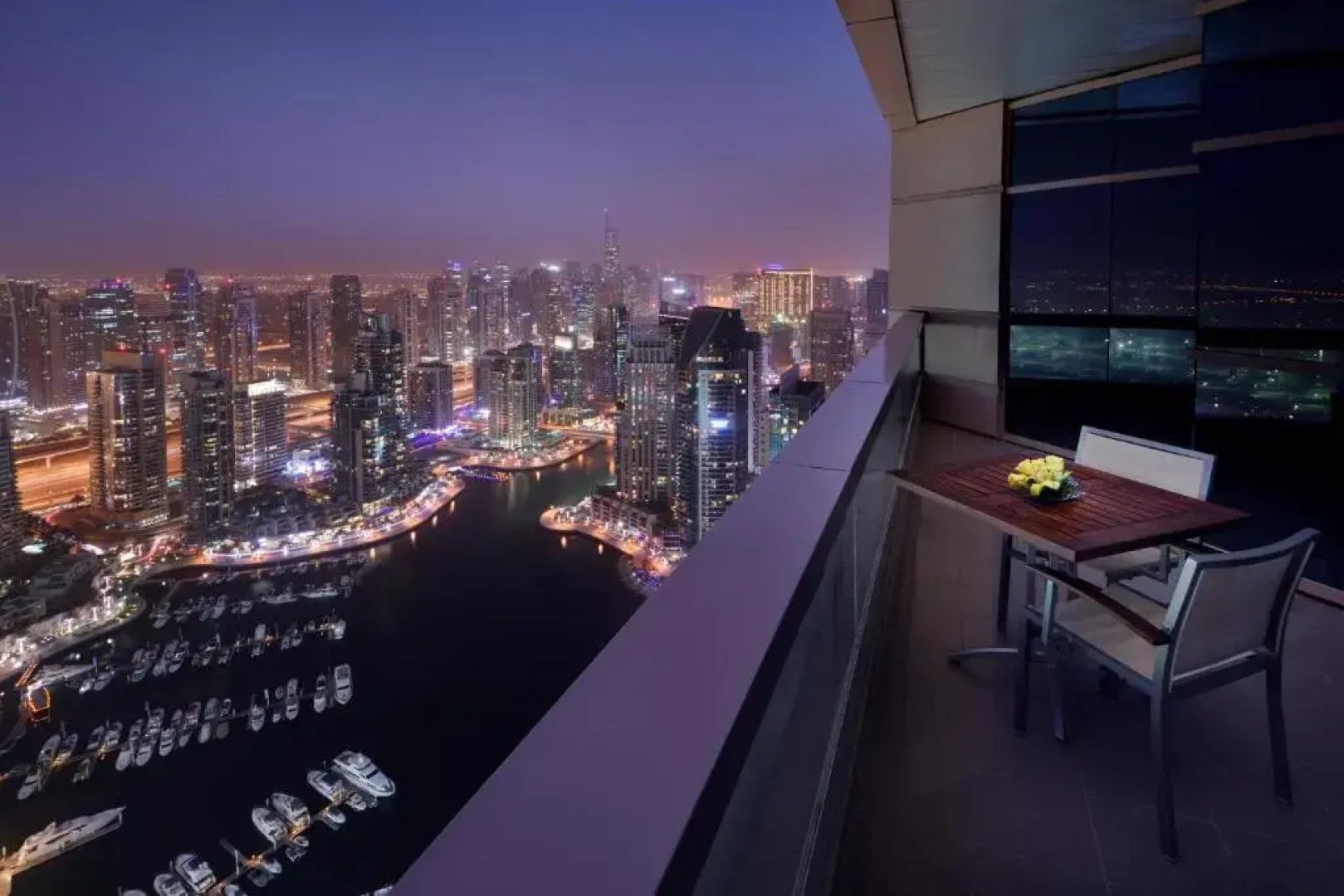 Dubai Marriott Harbour Hotel & Suites