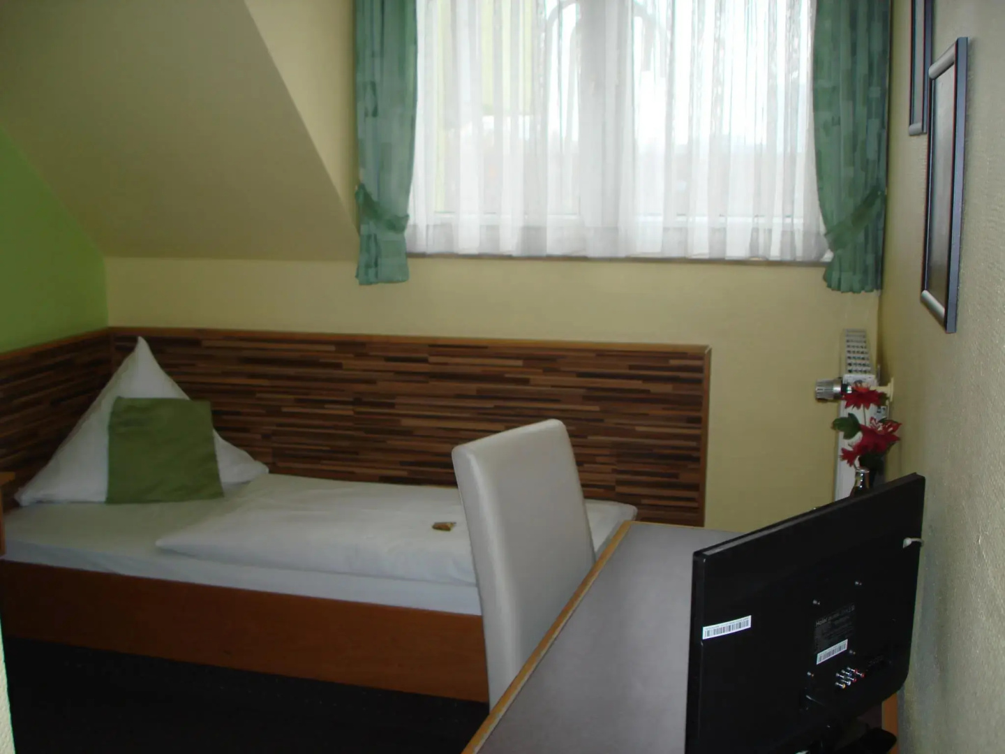 Home Hotel