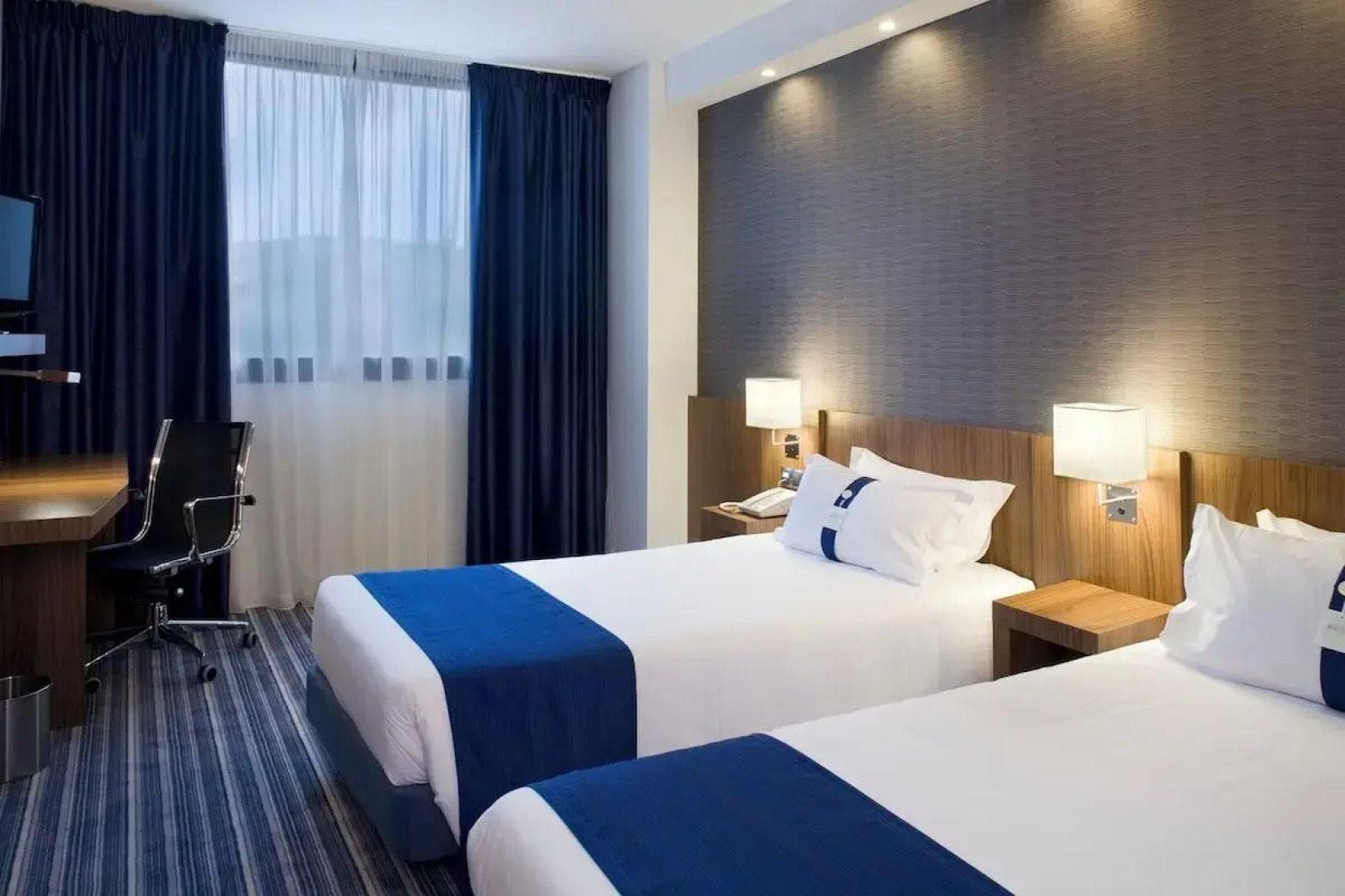Отель Holiday Inn Express Bilbao, an IHG Hotel