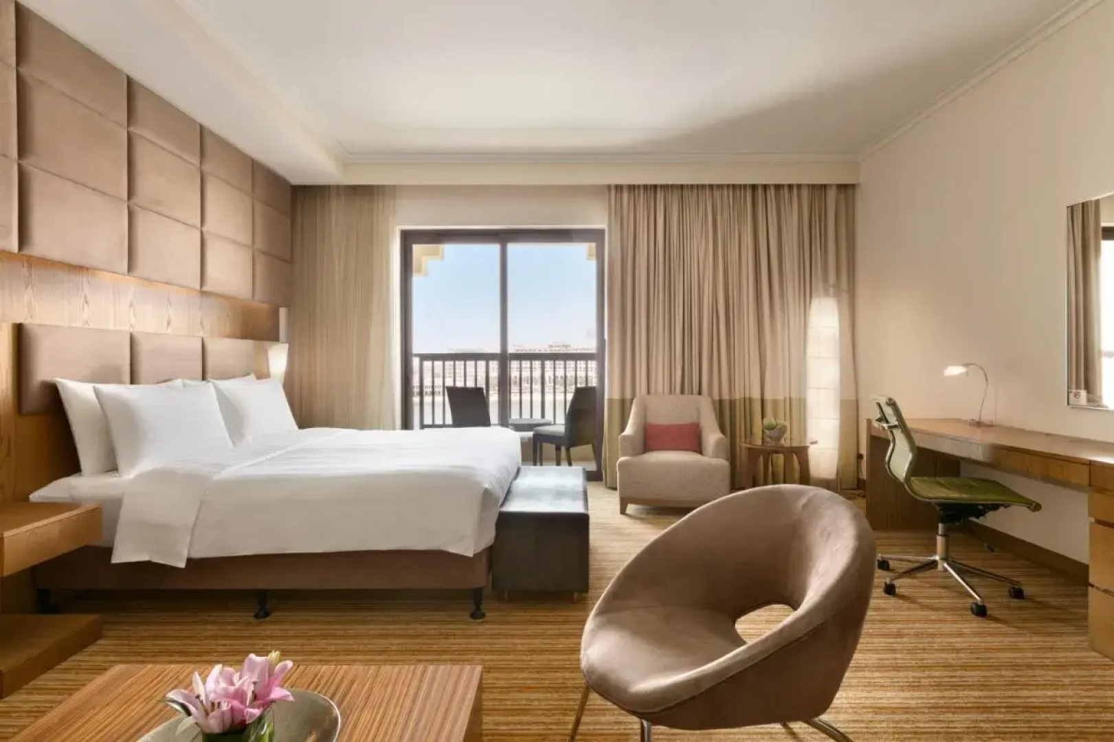 Traders Hotel, Qaryat Al Beri