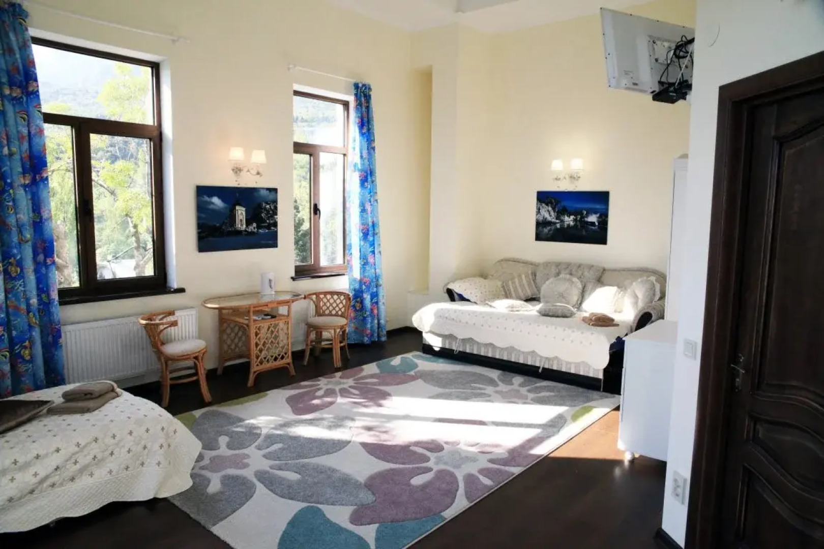 Spasskaya Bashnya Guest House