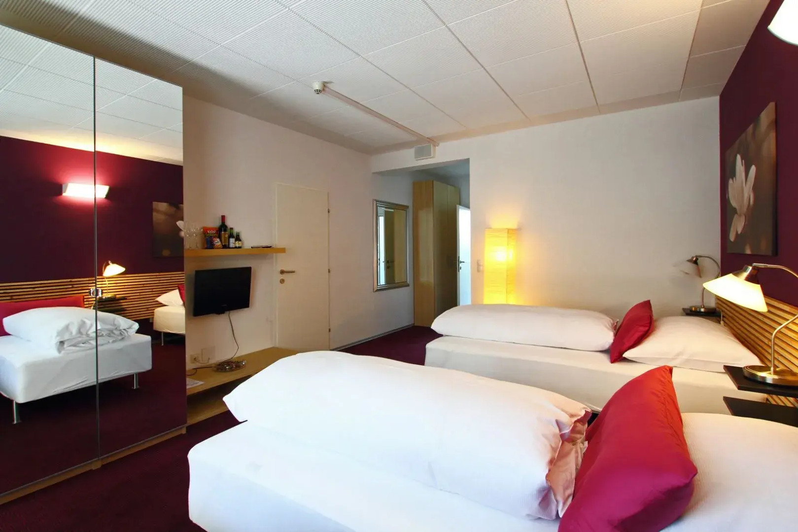 College Garden Hotel