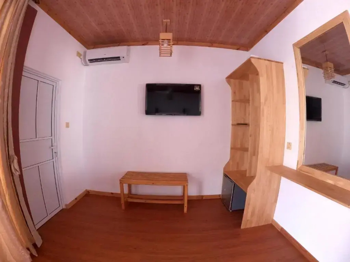 New Breeze Thoddoo Inn