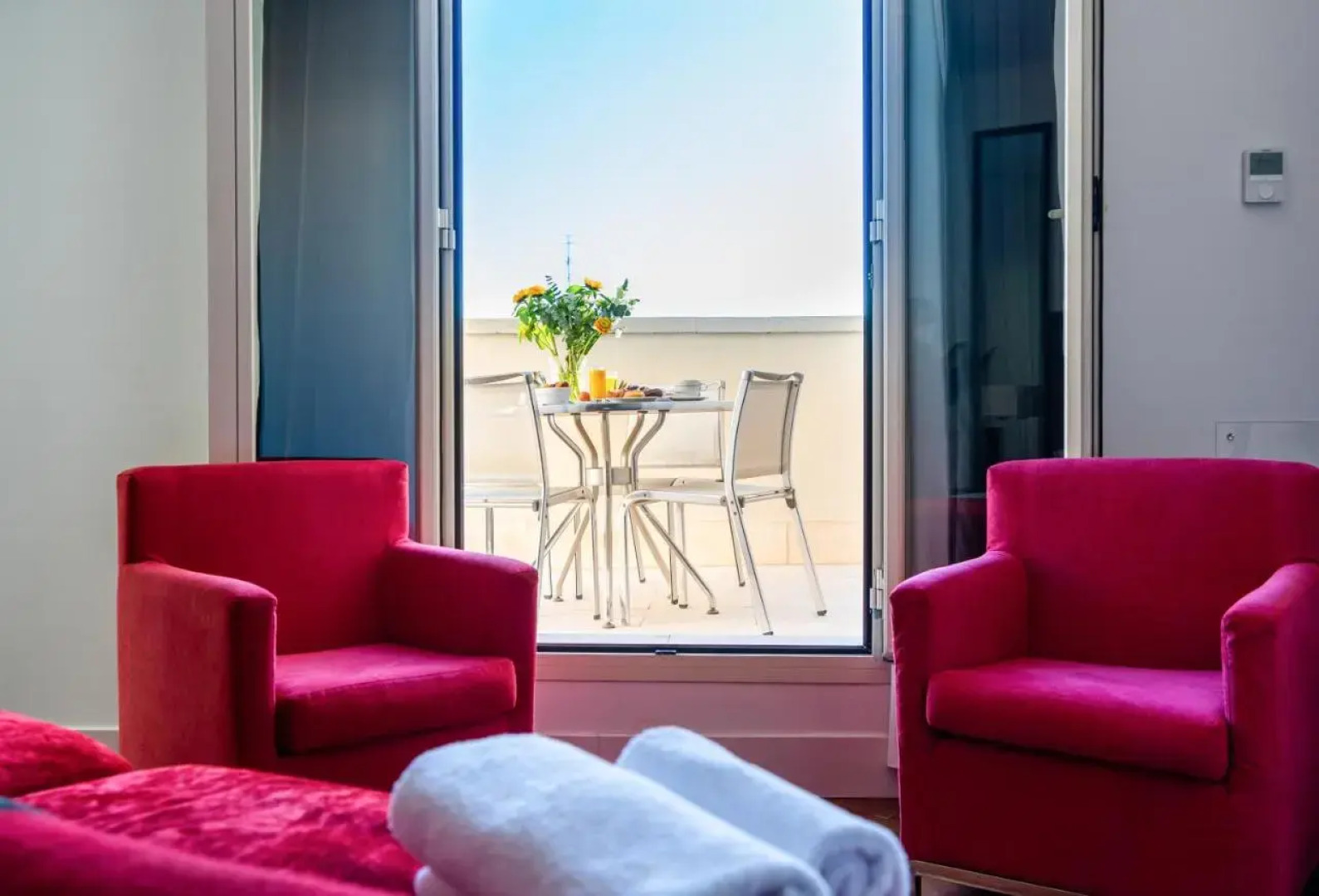 Отель Quatro Puerta Del Sol