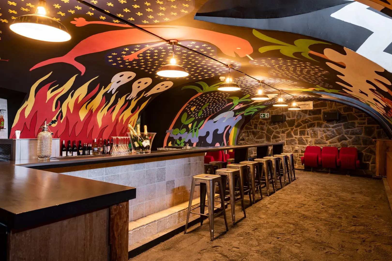 Peanut Mountain Lodge & Winstub