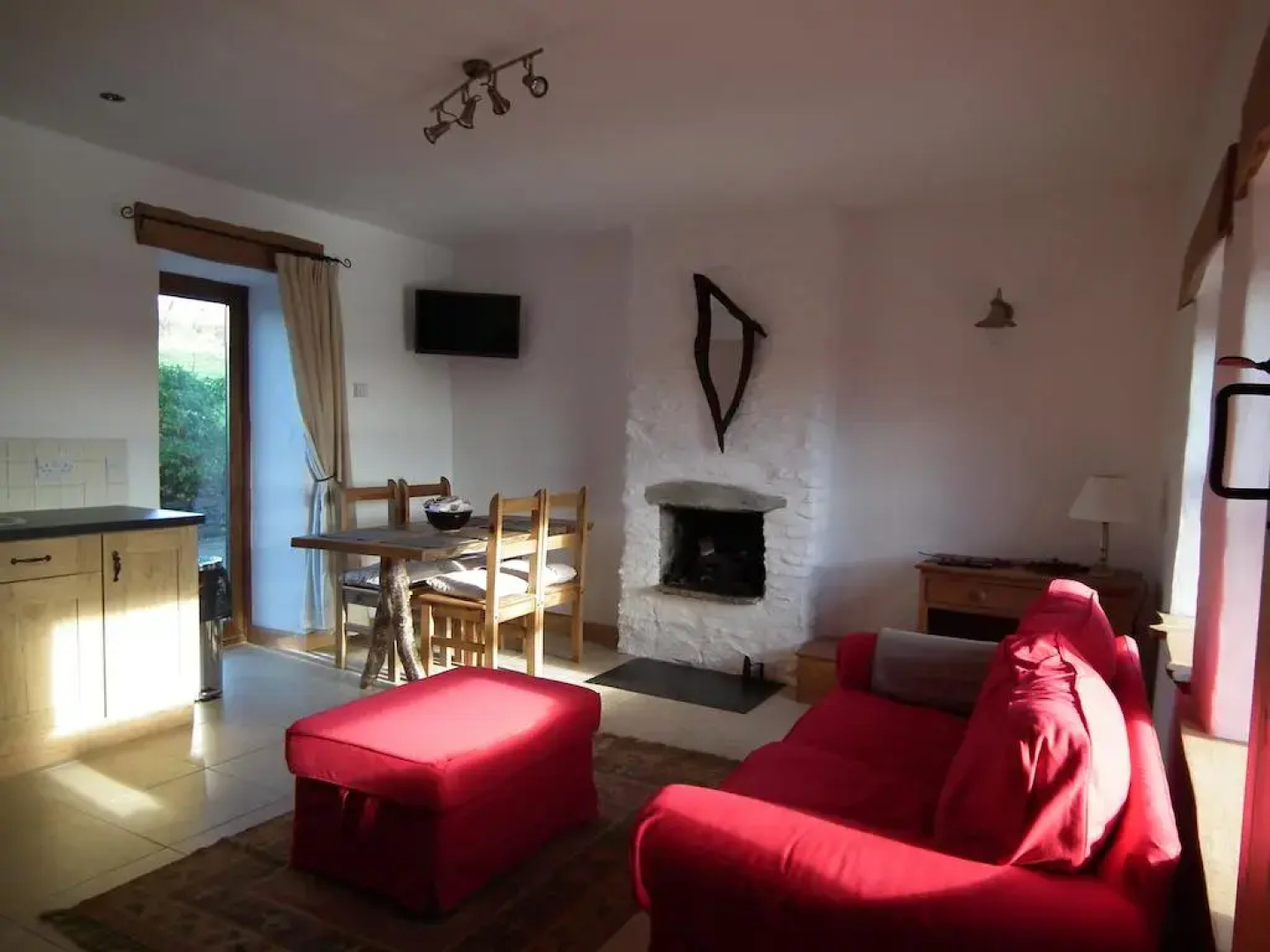 Pollan Rua Cottage & Barn