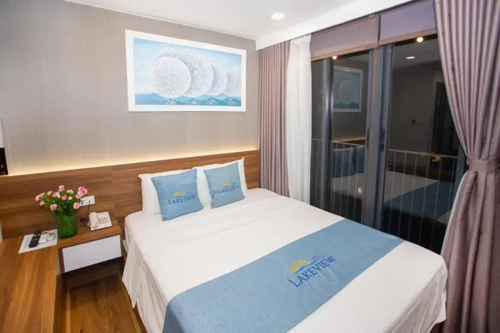 Hanoi Lake View Hotel & Travel