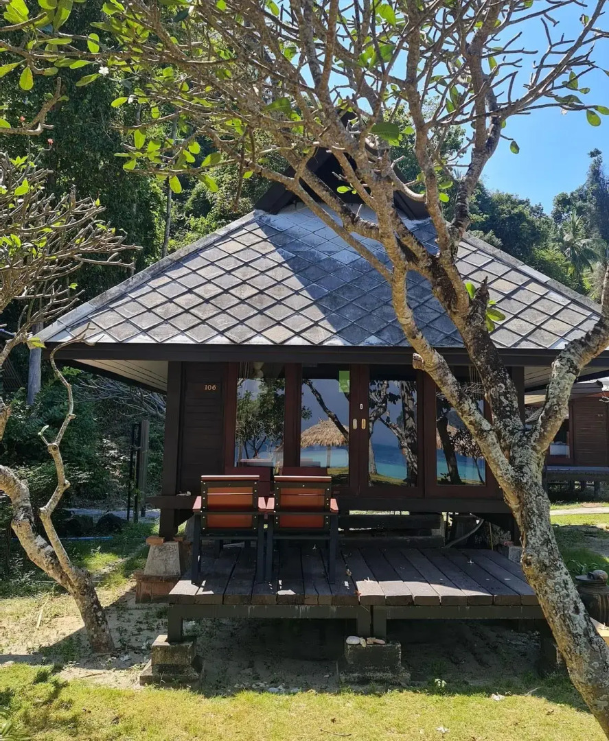 Отель Koh Ngai Thanya Beach Resort