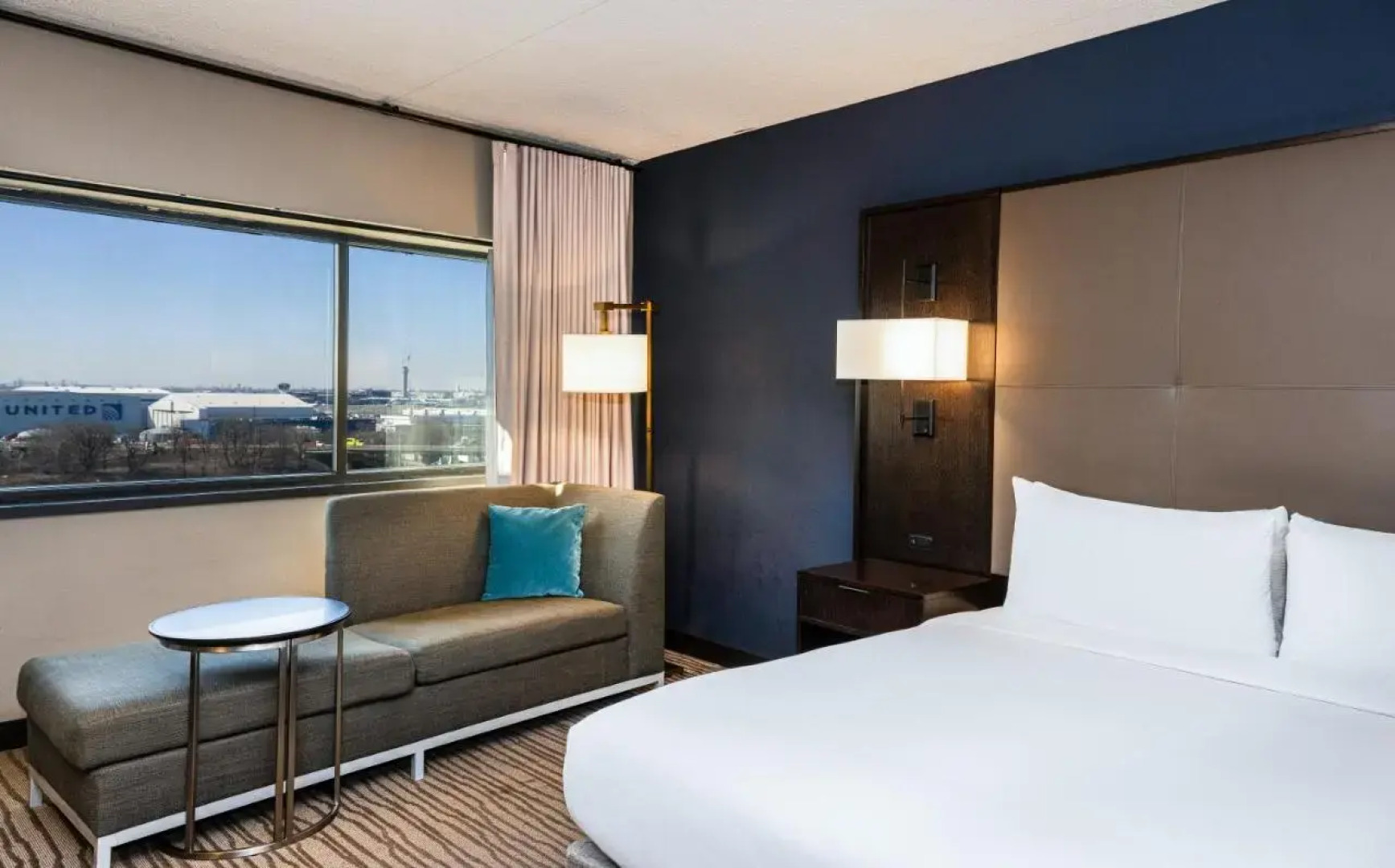 DoubleTree by Hilton Hotel Newark Airport