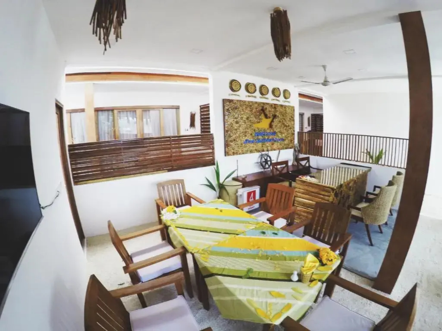 Отель Dhiffushi White Sand Beach