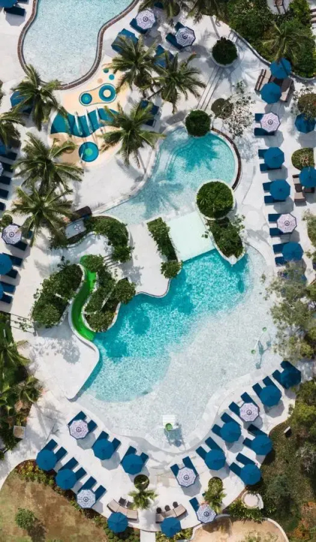 Le Méridien Phuket Mai Khao Beach Resort