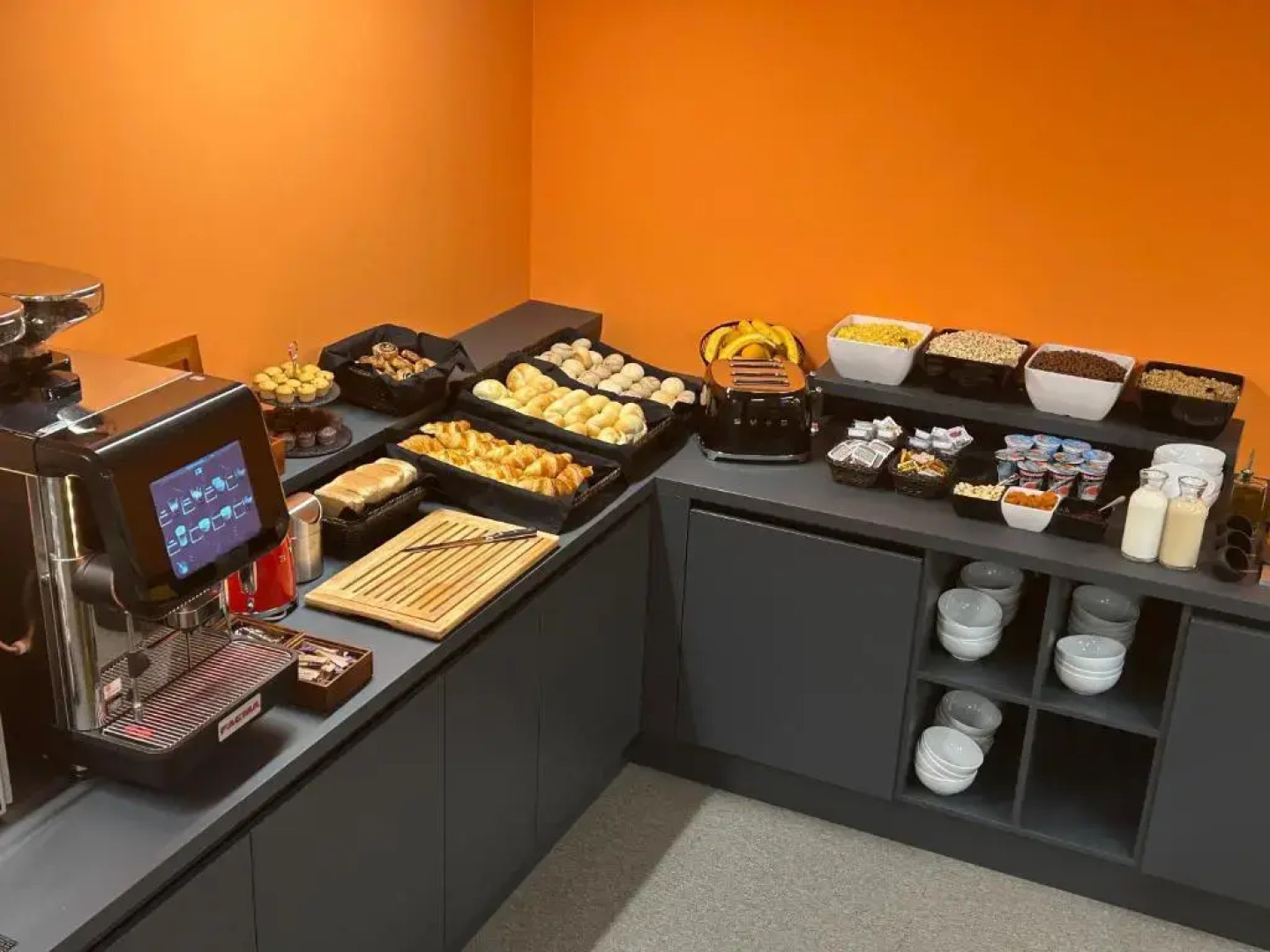 Отель Maverick Athenaeum