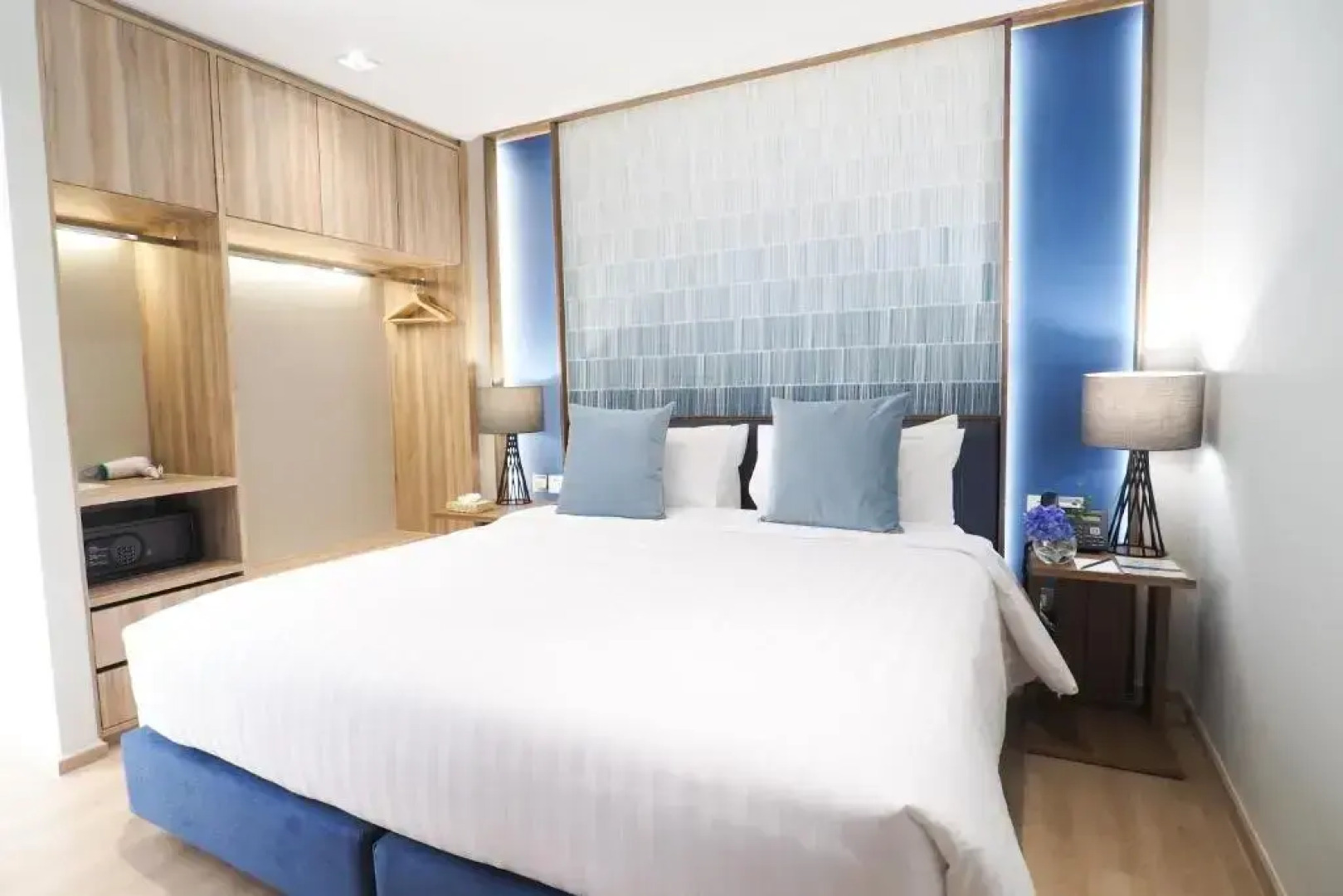 The Quarter Phromphong by UHG