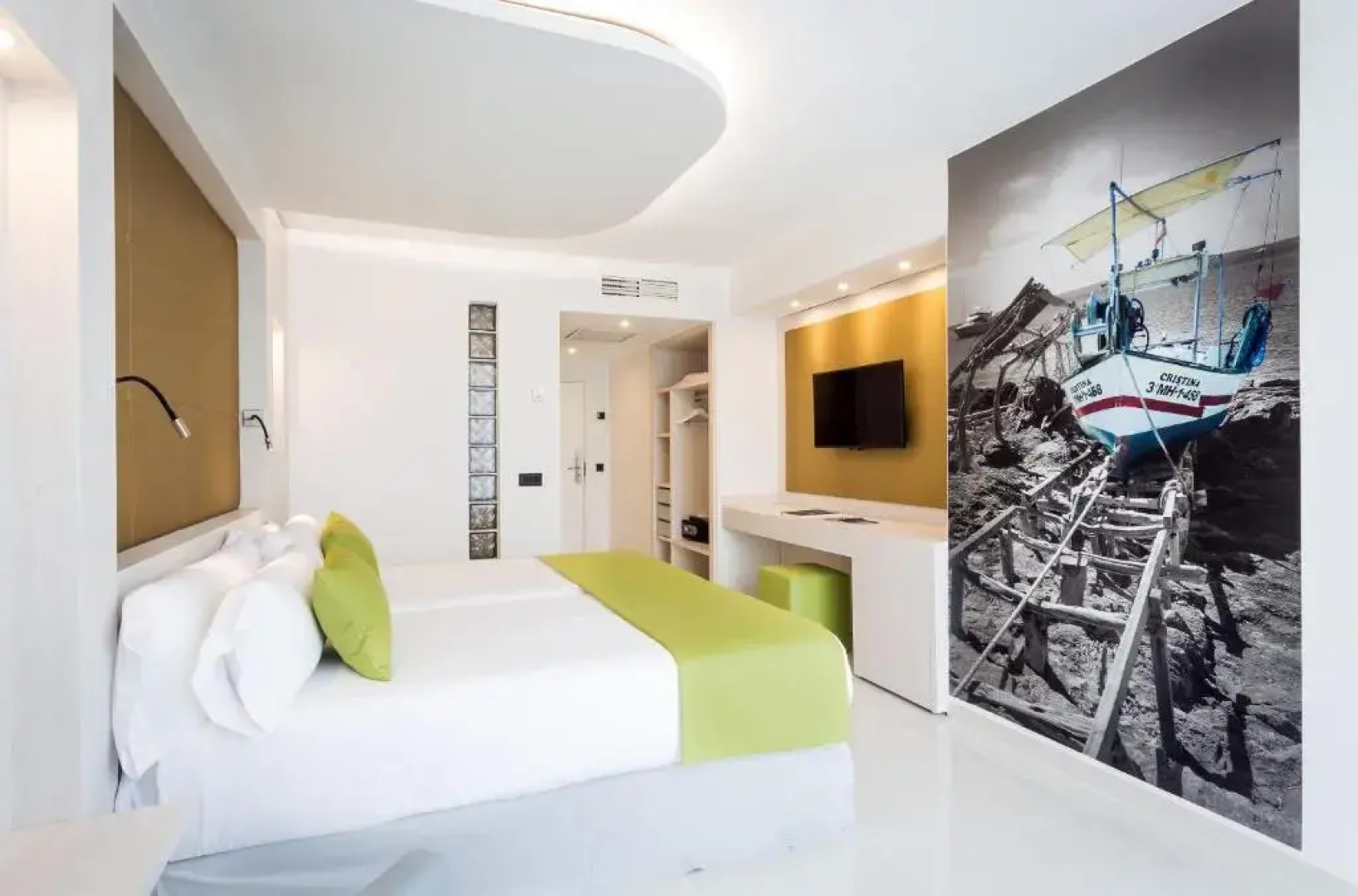 Отель The Ibiza Twiins 