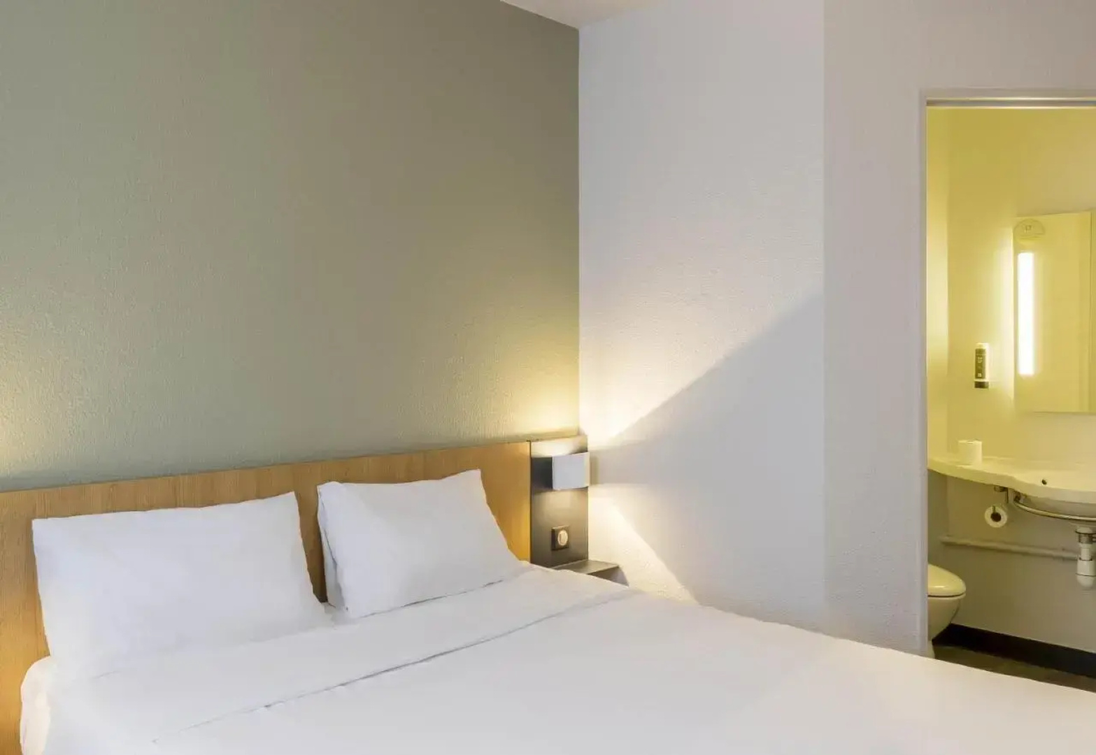 B&B HOTEL Auxerre Monéteau