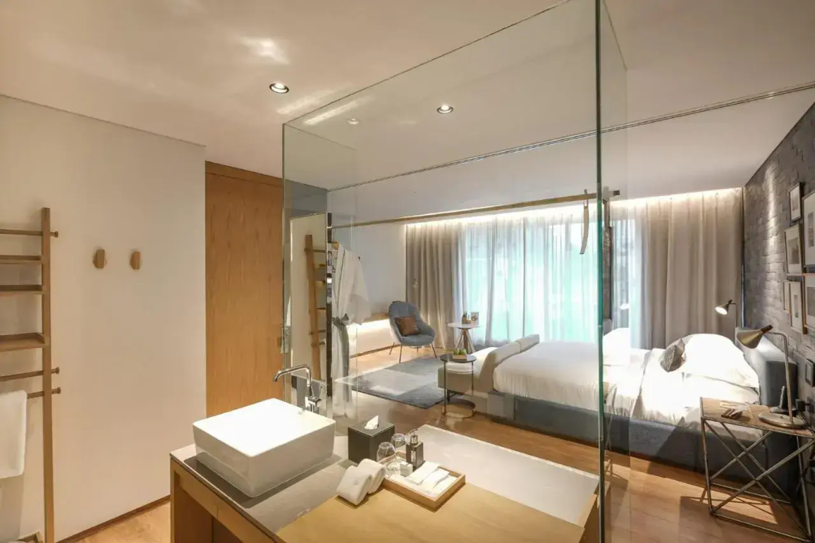 Отель Ad Lib Bangkok